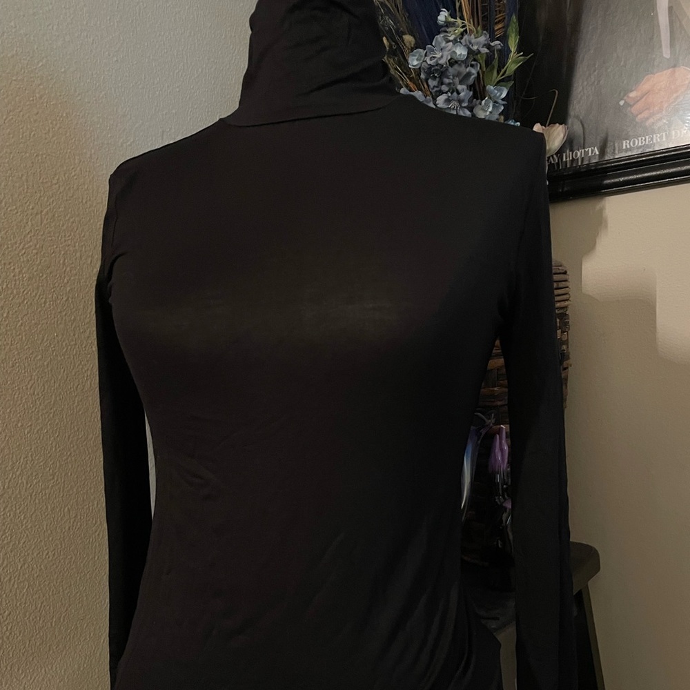 FASHIONNOVA Medium turtle neck top